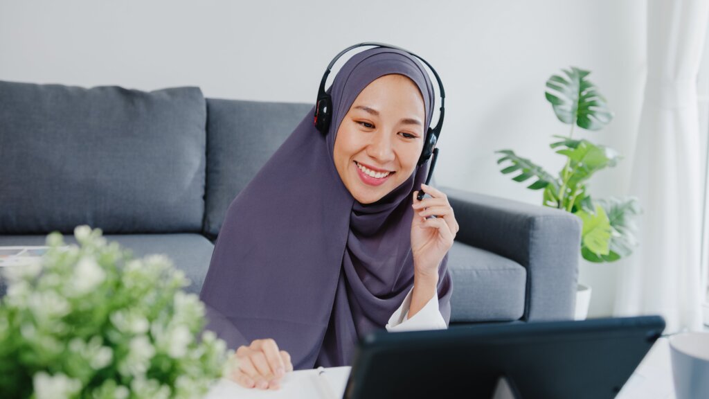Women attending Spoken Arabic Courses online